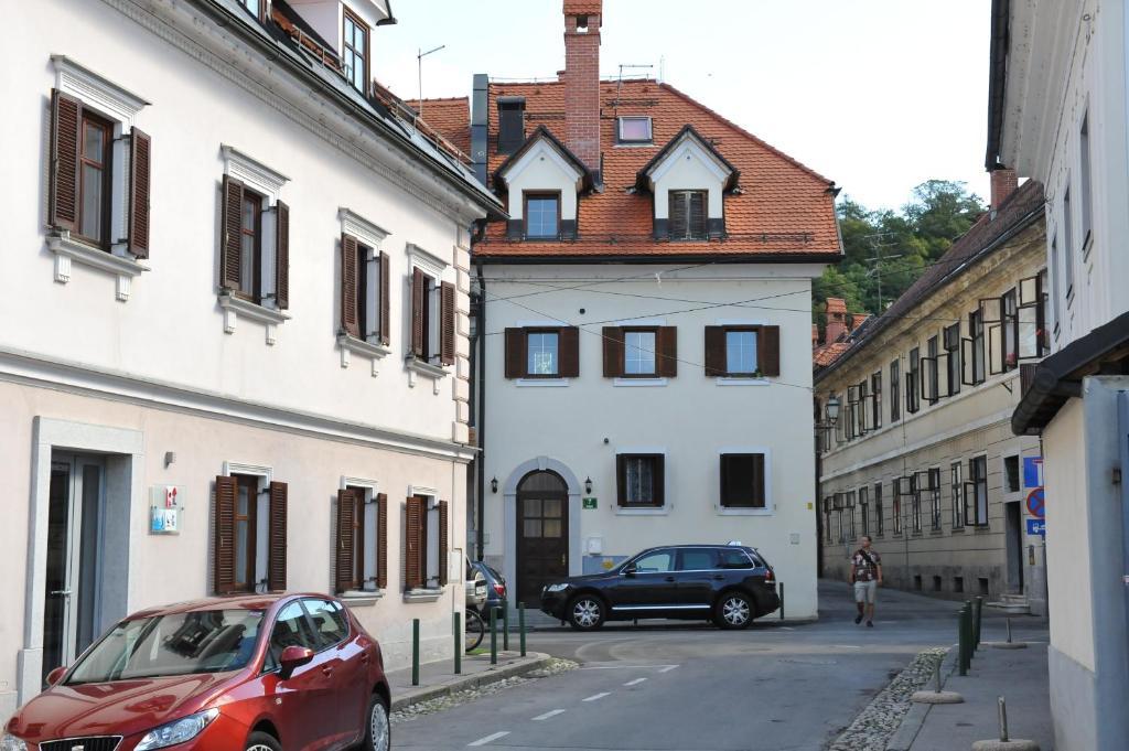 Spacious 2-Bedroom Apartment Zabjak With Ac Tour As Ljubljana Exteriör bild
