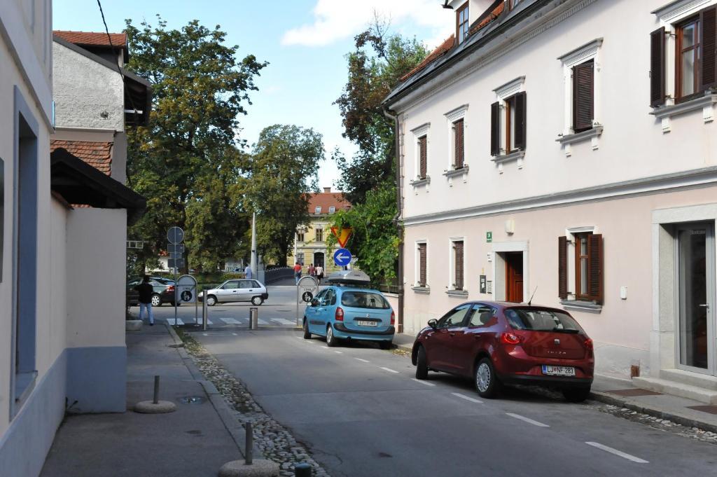 Spacious 2-Bedroom Apartment Zabjak With Ac Tour As Ljubljana Exteriör bild