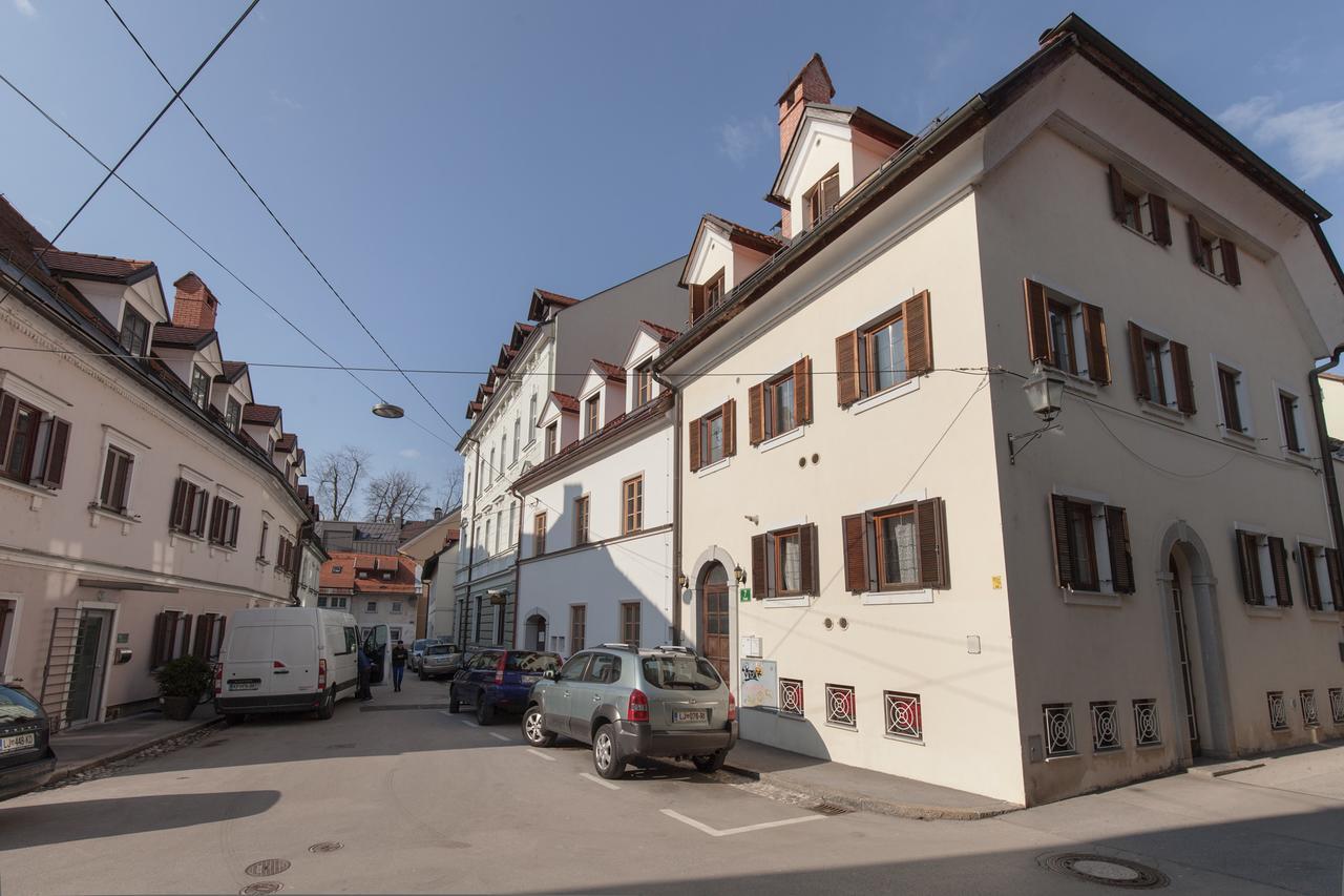 Spacious 2-Bedroom Apartment Zabjak With Ac Tour As Ljubljana Exteriör bild